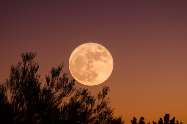 Vollmond am Nachthimmel